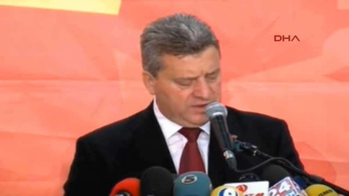 Makedonya\'da İktidar Çifte Galibiyeti Kutladı