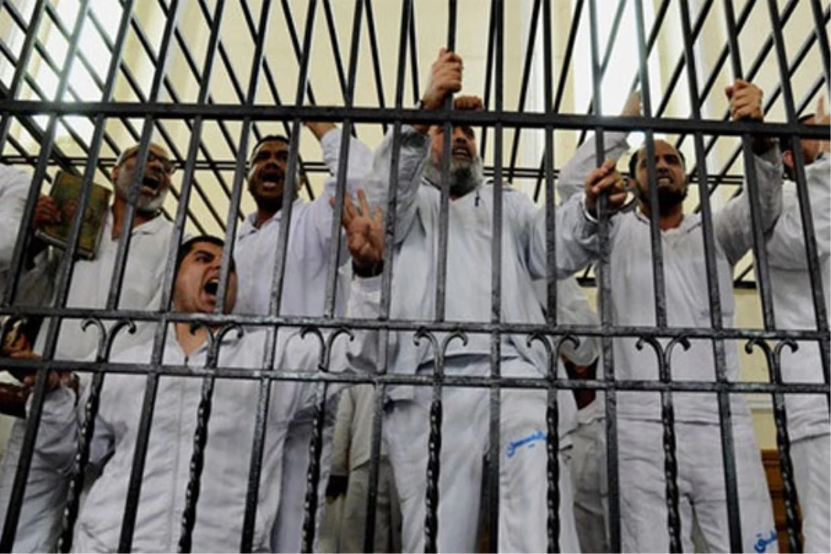 Mısır\'da Darbe Karşıtlarına Verilen İdam Cezaları