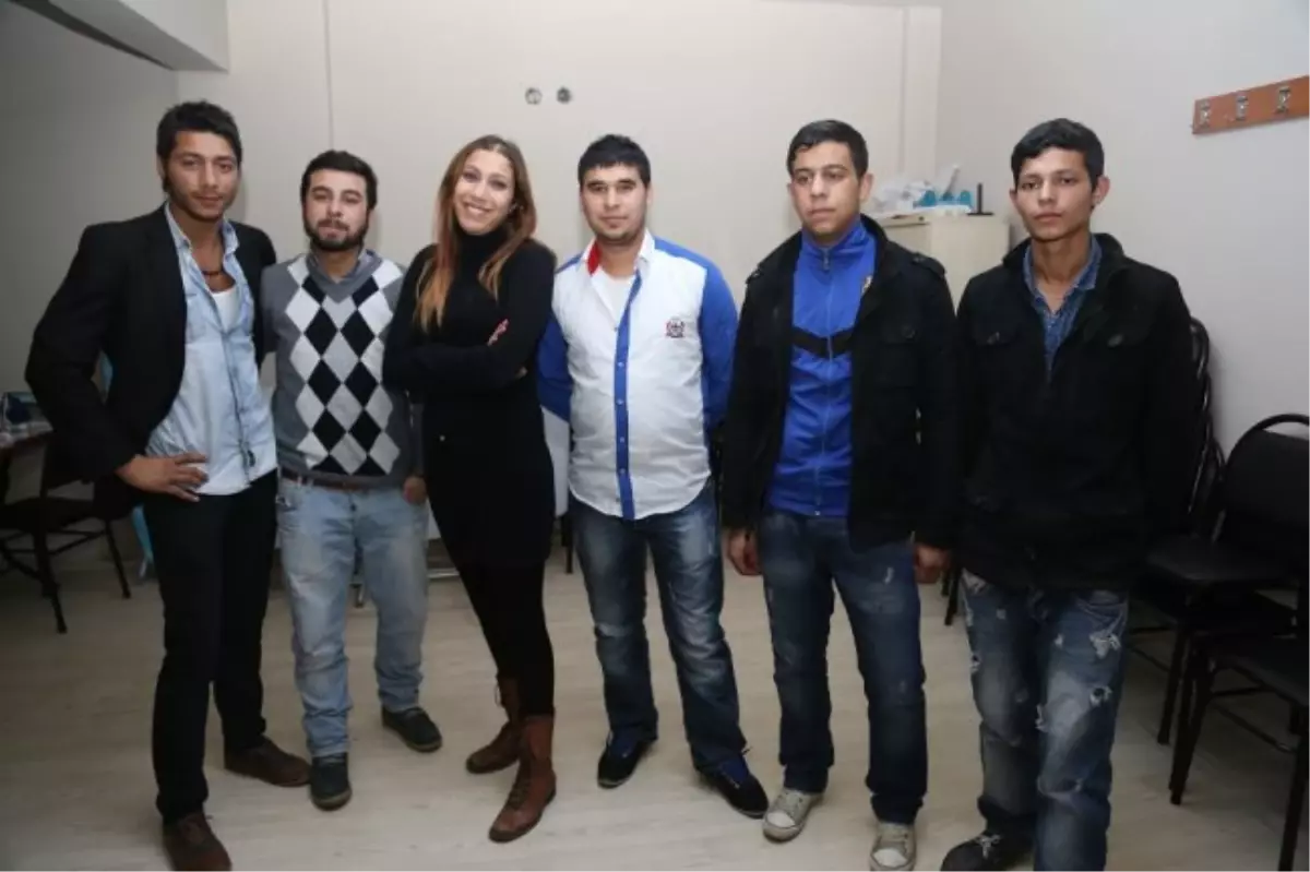 Romanlar, KO-MEK ile Tiyatro Yeteneğini Keşfetti