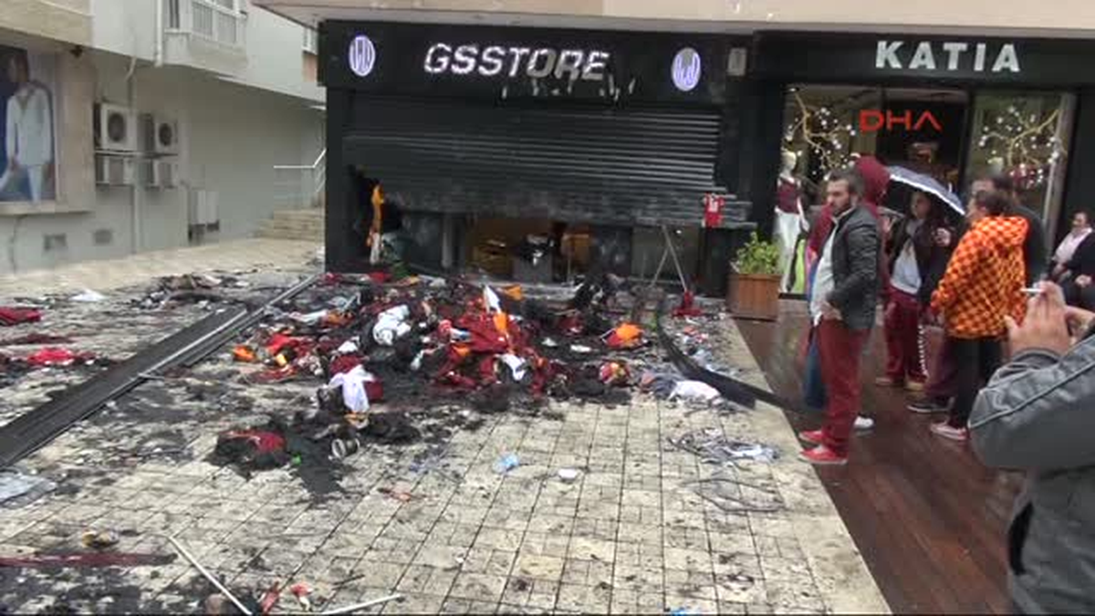 Saldırıya Uğrayan Gs Store\'de İnceleme
