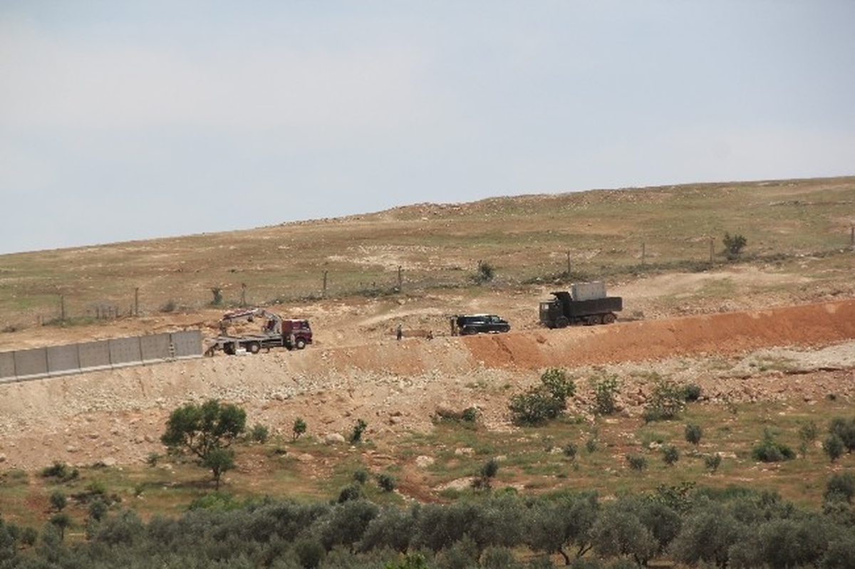 Suriye Sınırına Beton Blok Yapılıyor