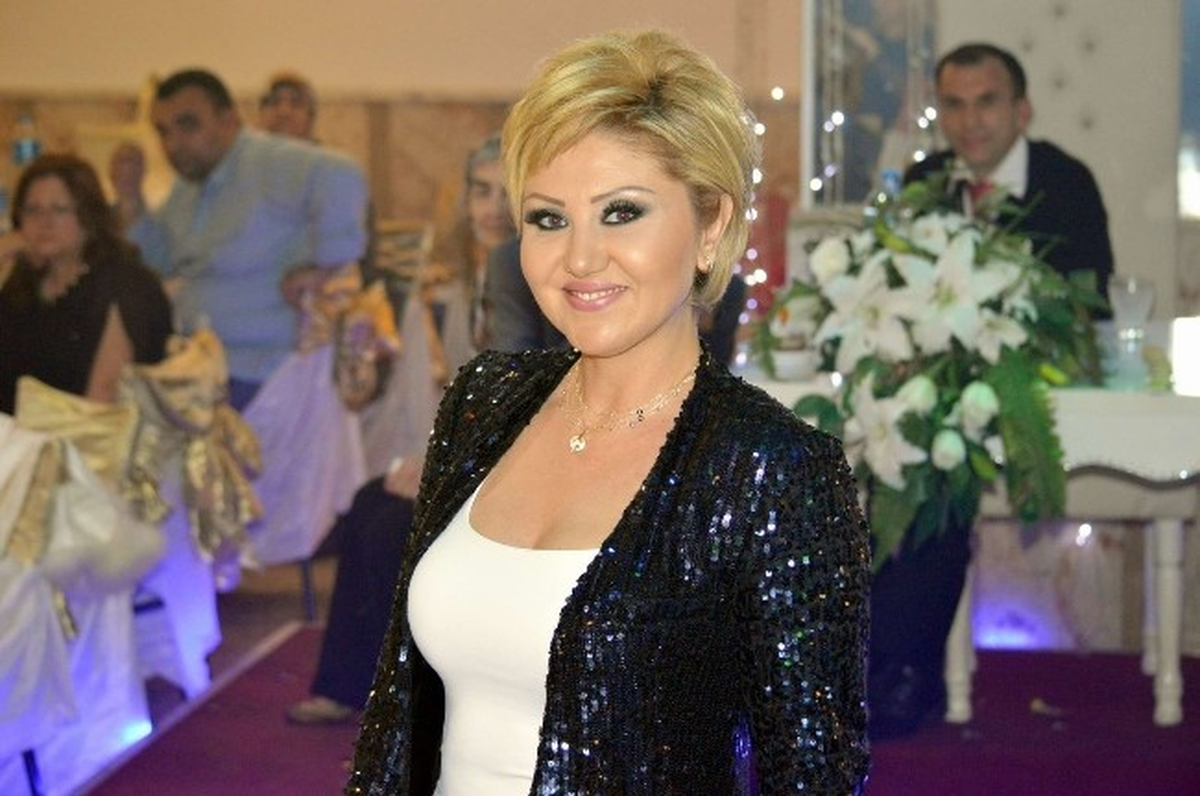 Ünlü Şarkıcı Hamiyet, Edremit\'te Kına Gecesine Katıldı
