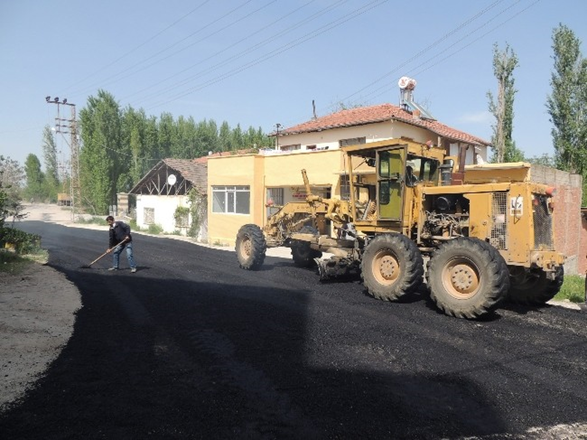 Yeşilyurt Belediyesi Asfalt Çalışmalarını Sürdürüyor