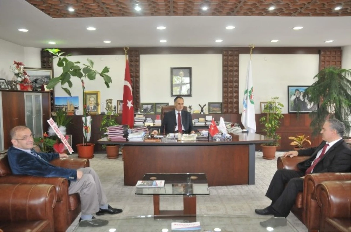 Yıldızlıgüven Hastanesinden Başkan Türkmen\'e Tebrik Ziyareti