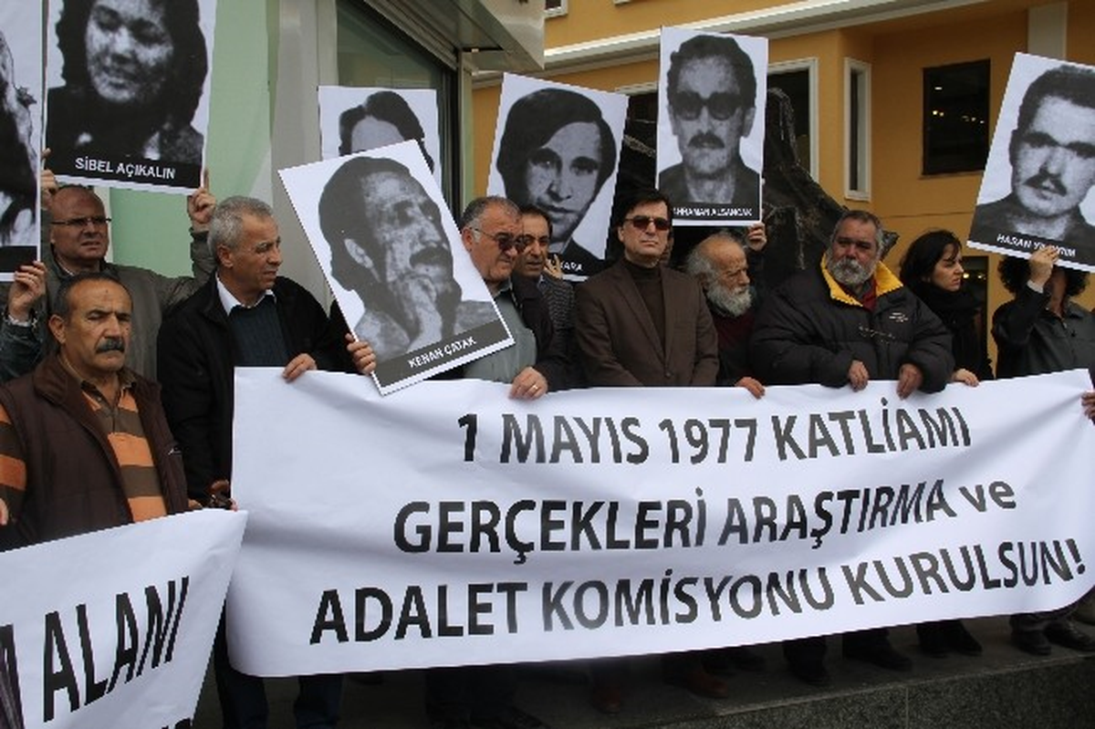 1 Mayıs 1977\'de Hayatını Kaybedenler Taksim\'de Anıldı