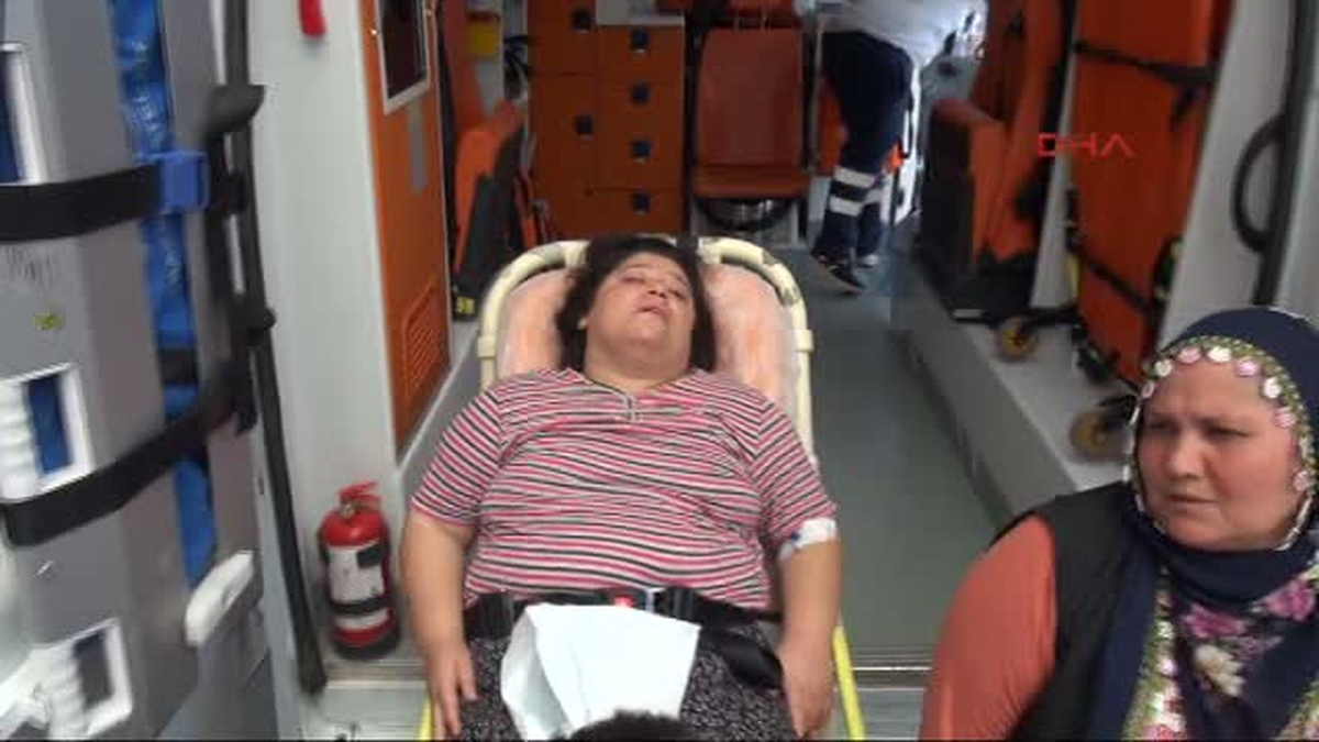 12 Yıllık Eşini Dövüp, Sokağa Attı