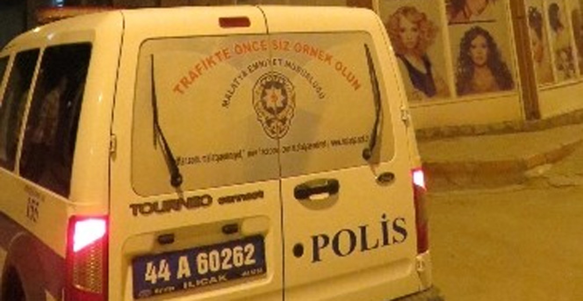 4. Kattan Düşen Kadın Ağır Yaralandı