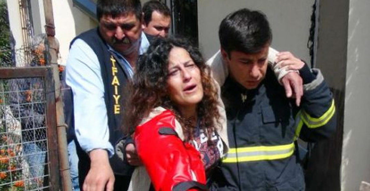 50 Kiloluk Kanepenin Altından İtfaiye Yardımıyla Çıkarıldı