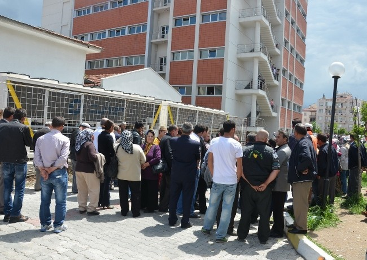 Acı Haber Akhisar\'ı Yasa Boğdu