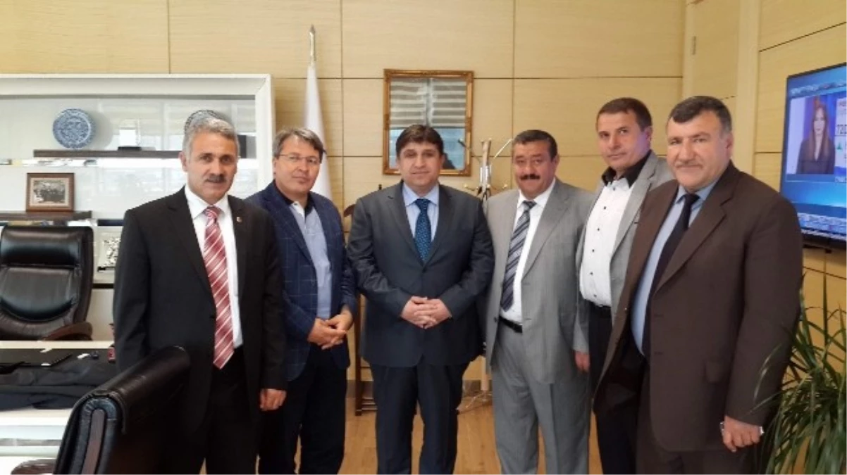 AK Parti Gümüşhane Milletvekili Feramuz Üstün Belediye Başkanları ile Ankara\'da Buluştu