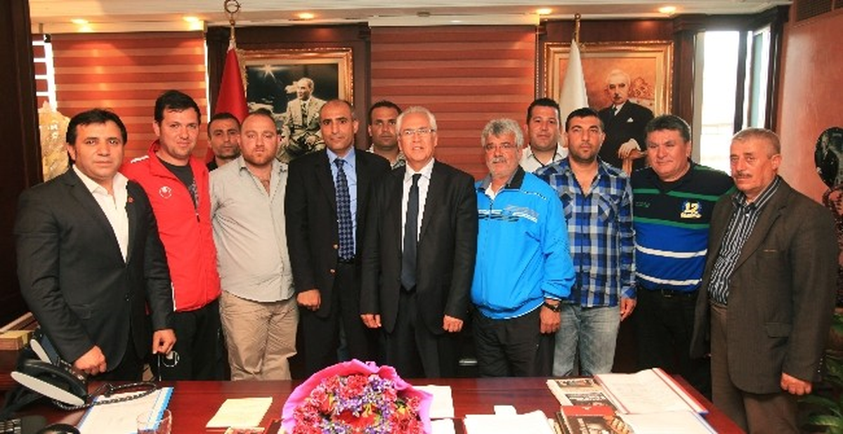 Amatörlerden Başkan Selvitopu\'na Ziyaret