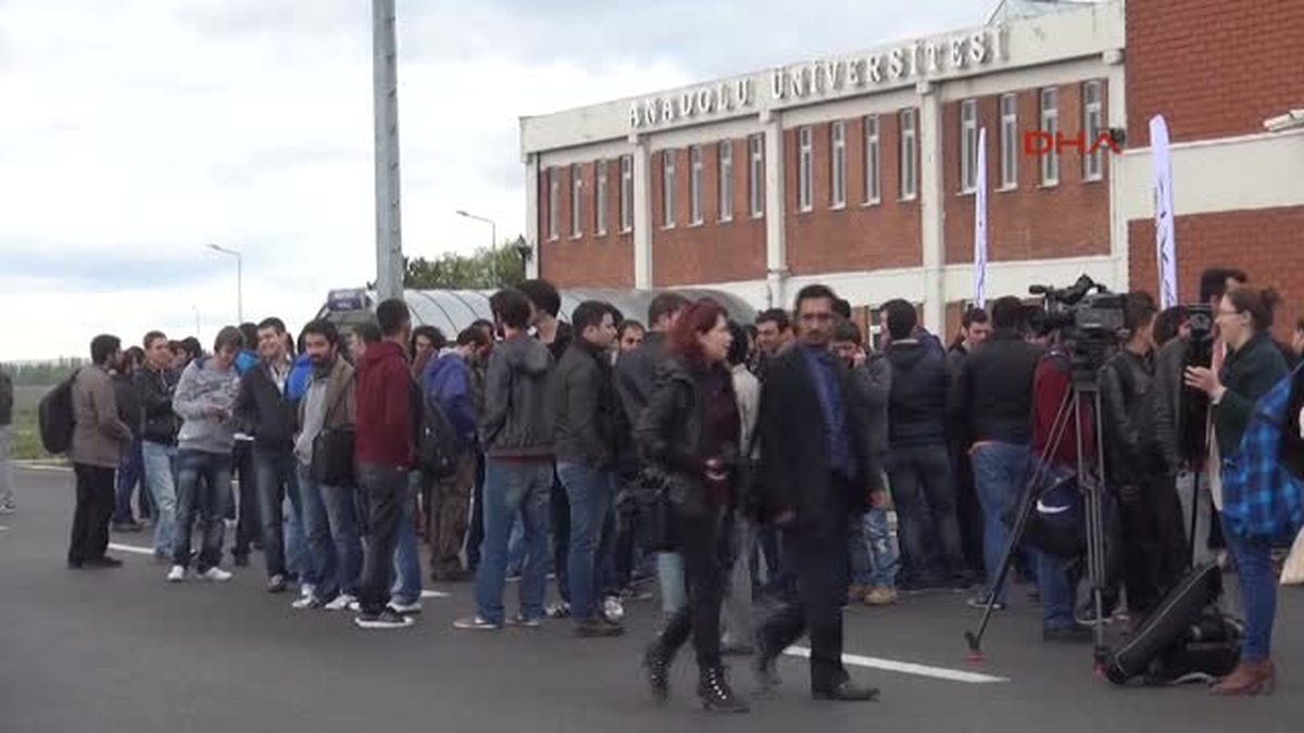 Anadolu Üniversitesi\'ne Hibe Edilen Boeıng 727 Uçağın Devir Teslim Töreni Yapıldı