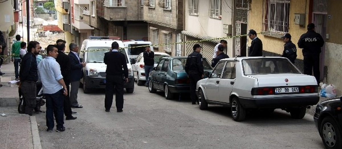 Aşkına Karşılık Bulamayınca Silahla Kendini Vurdu