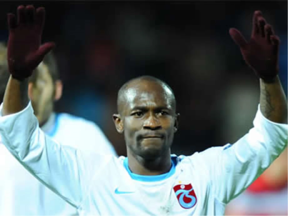 Trabzonspor Zokora\'yı Uğurladı
