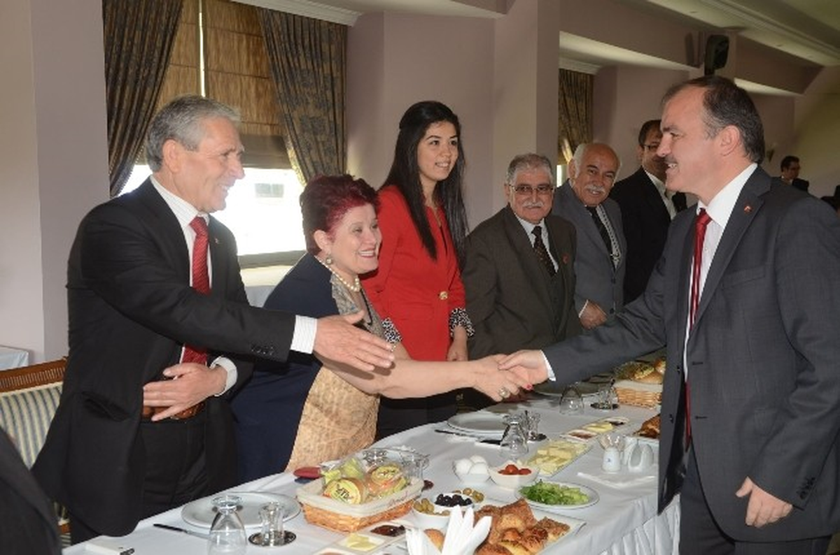 Pamukkale Belediye Başkanı Gürlesin Muhtarlarla Buluştu