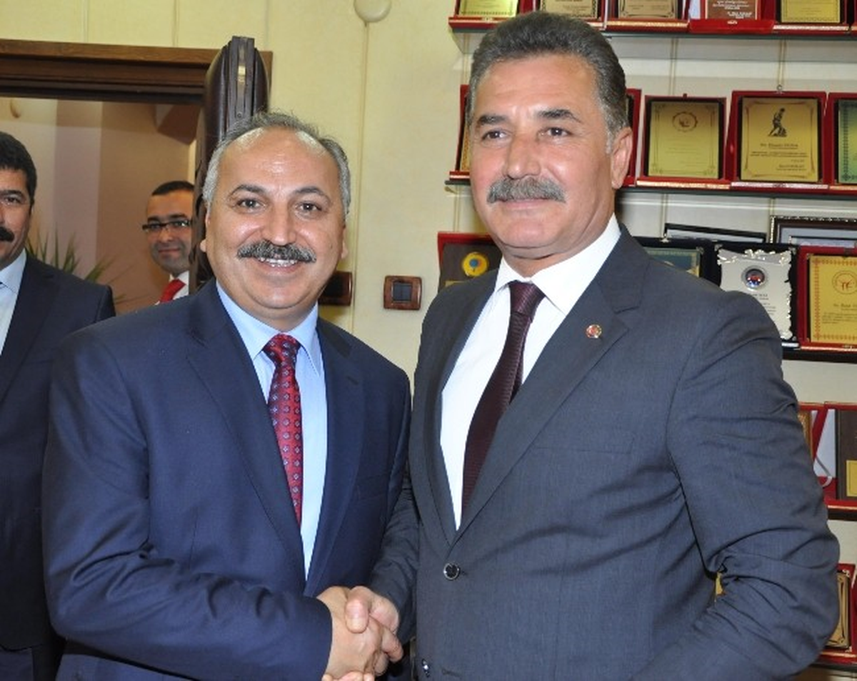 Başkan Tuna Tebrik Ziyaretlerini Kabul Ediyor