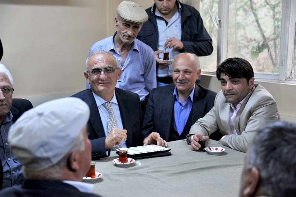Başkan Yılmaz\'dan Çat Kapı Teşekkür Ziyareti