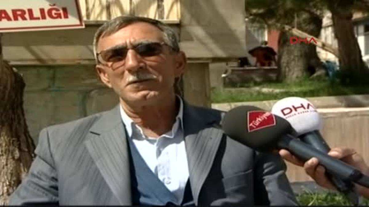 Bir Yeri Olmayınca Seyyar Muhtarlık Yapıyor