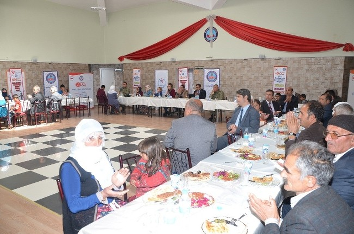 Çaldıran\'da 23 Aileye Yardım