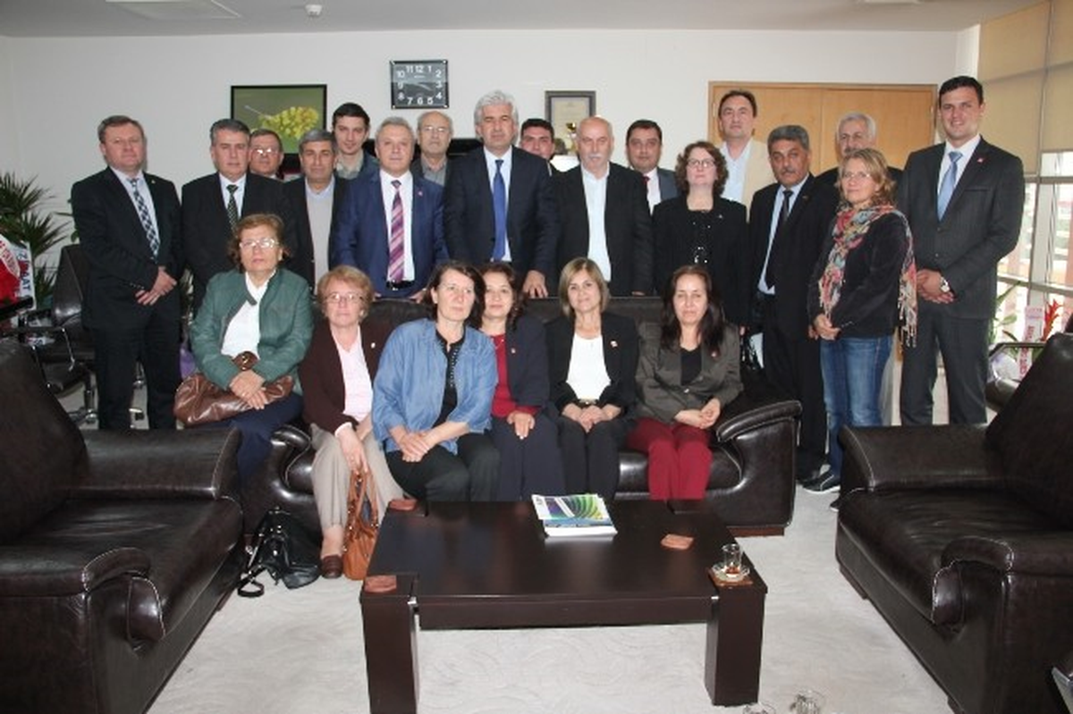 CHP\'den Akhisar Belediye Başkanı Hızlı\'ya Tebrik Ziyareti