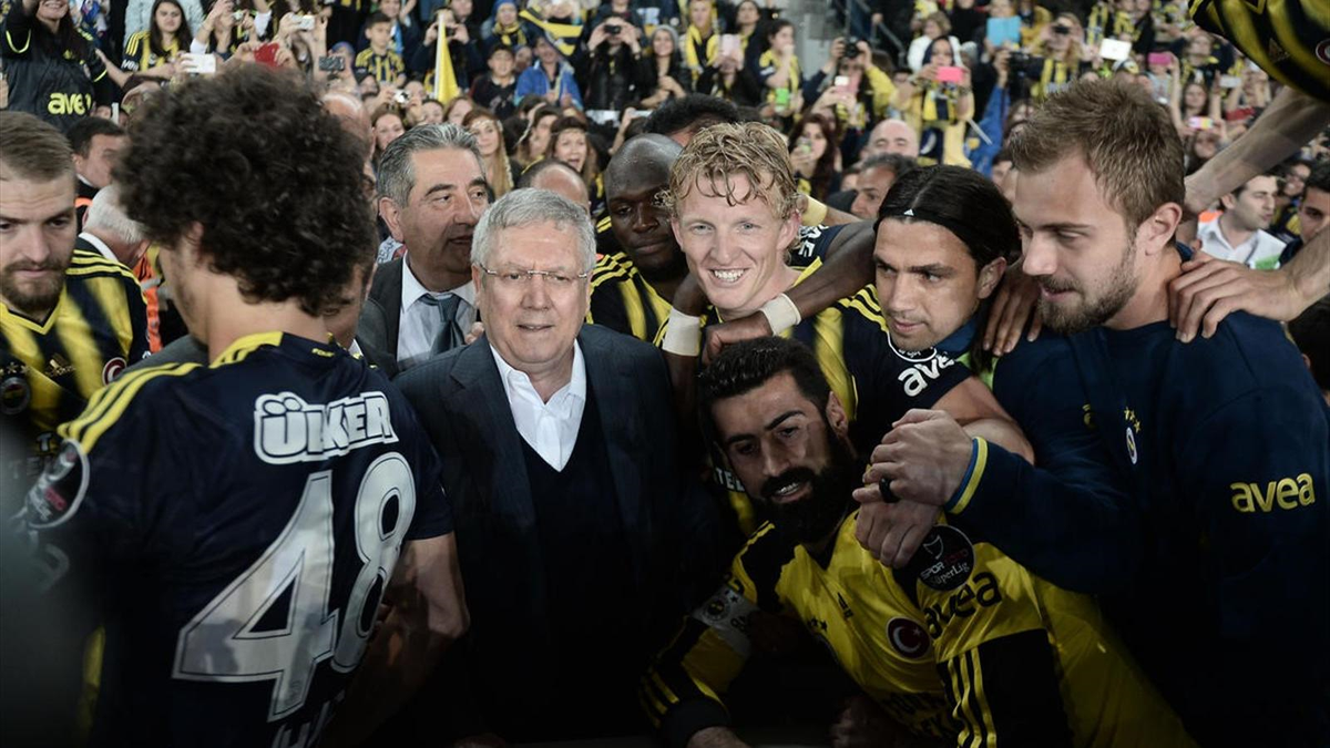 Fenerbahçeli Futbolculardan Aziz Yıldırım\'a: \'Avrupa\'da da Kupa Kaldıracağız\'