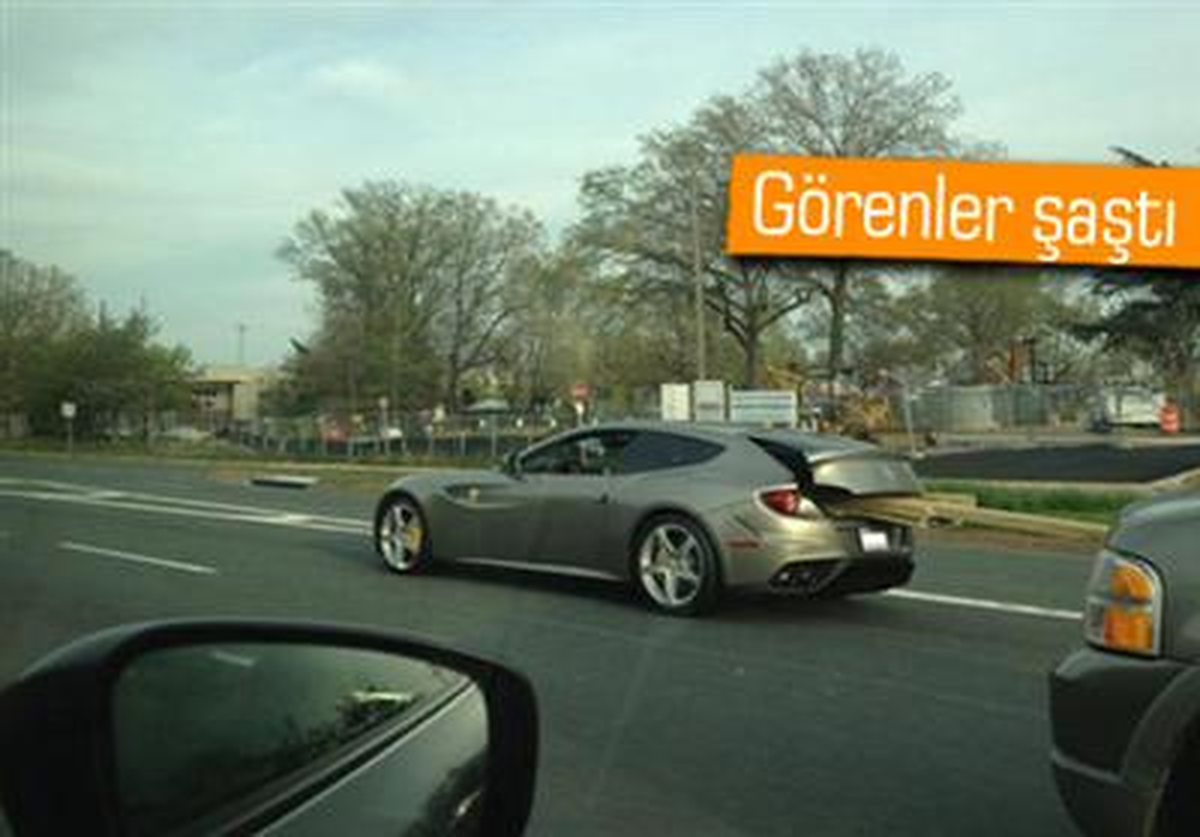 Ferrari ile Odun Taşıdılar