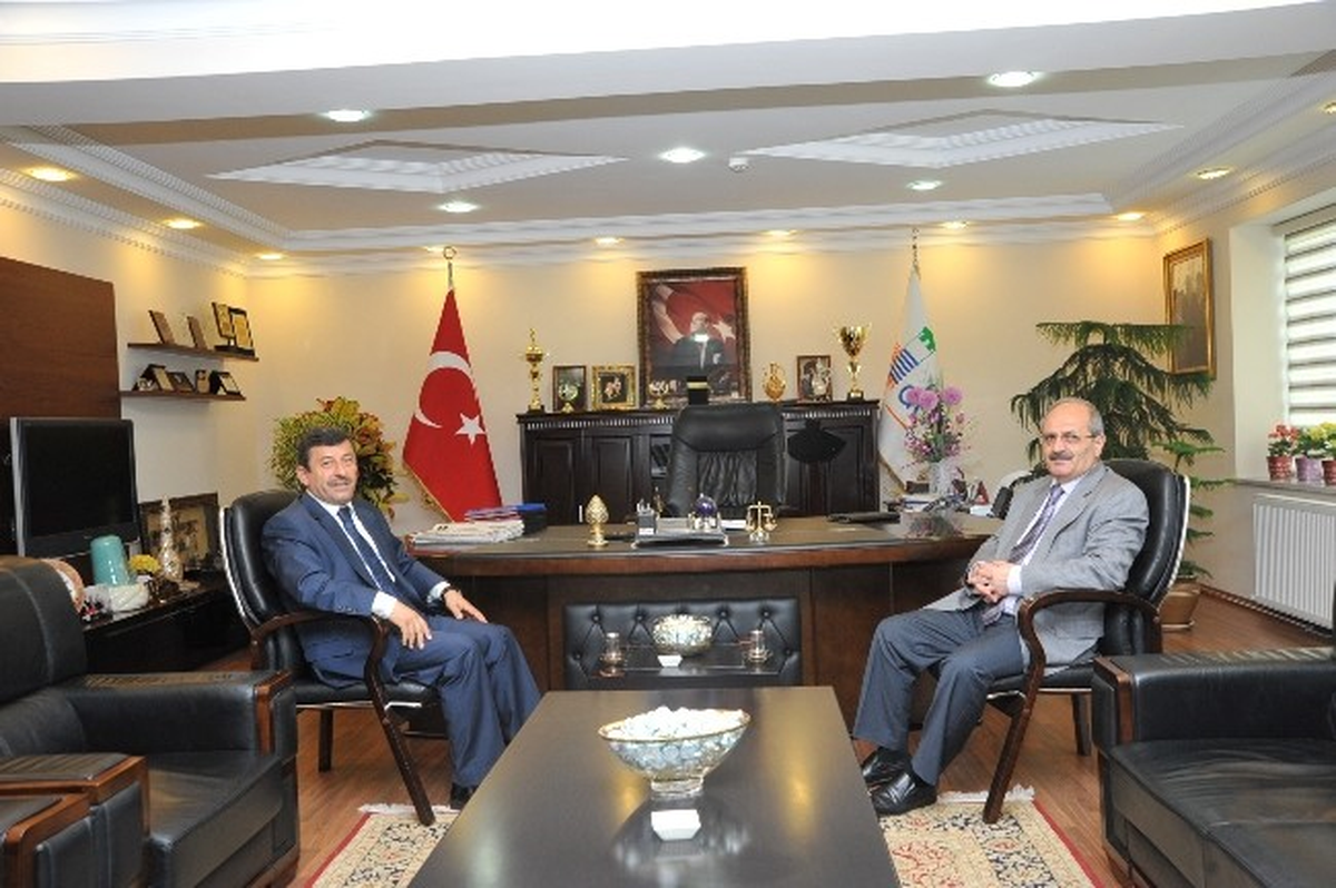 Gebze Kaymakamı Arslan'dan Başkan Karabacak'a Tebrik Ziyareti