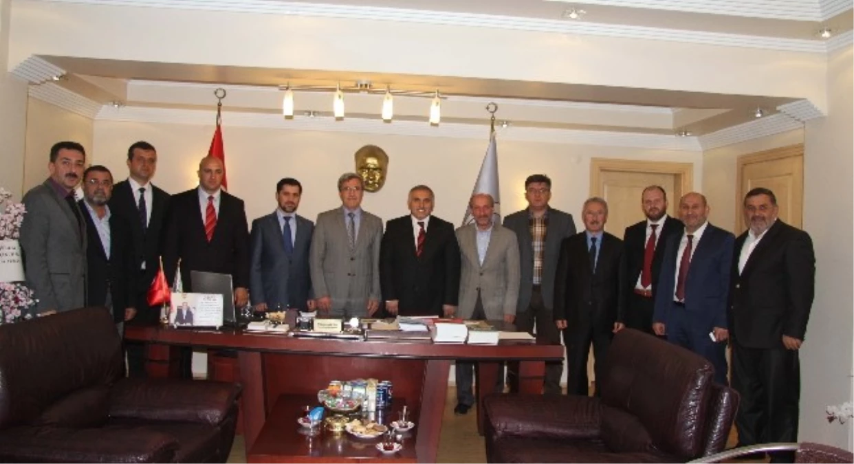 Hendek Belediye Başkanı Ali İnci, Belediye Başkanlarını Ziyaret Etti
