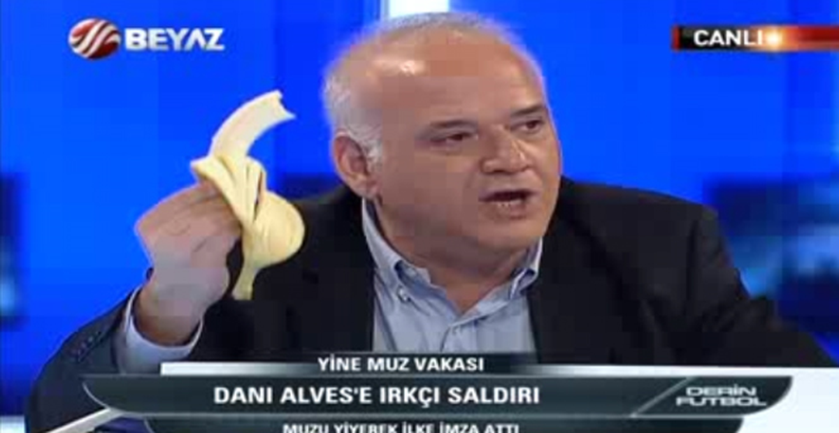 Irkçı Saldırıya Canlı Yayında Muzlu Protesto