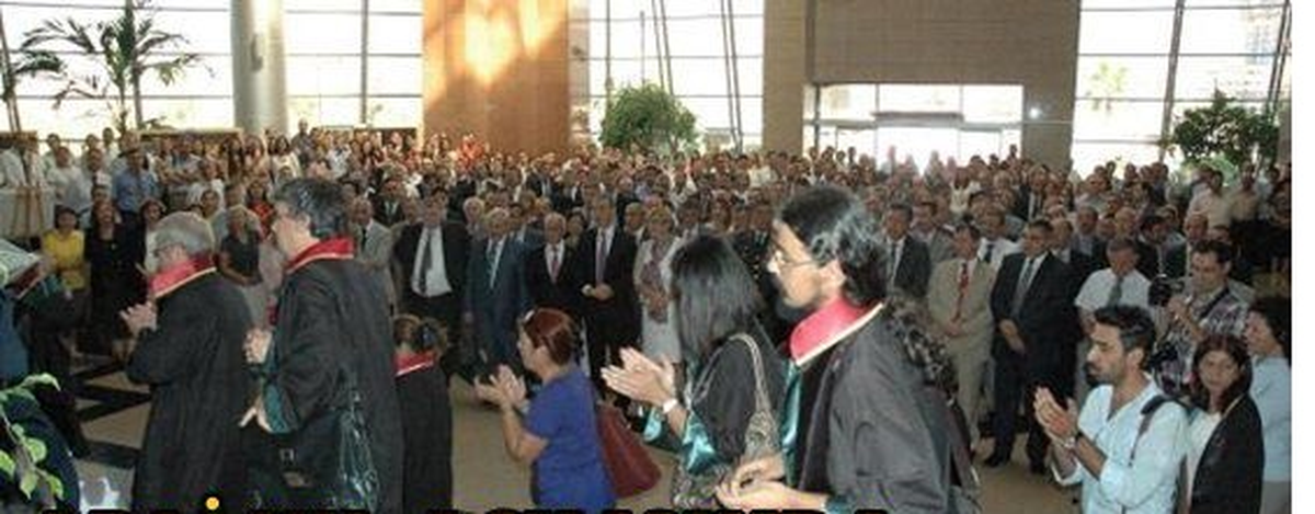 İzmir\'de Avukatların Adli Yıl Açılışındaki Protestosu