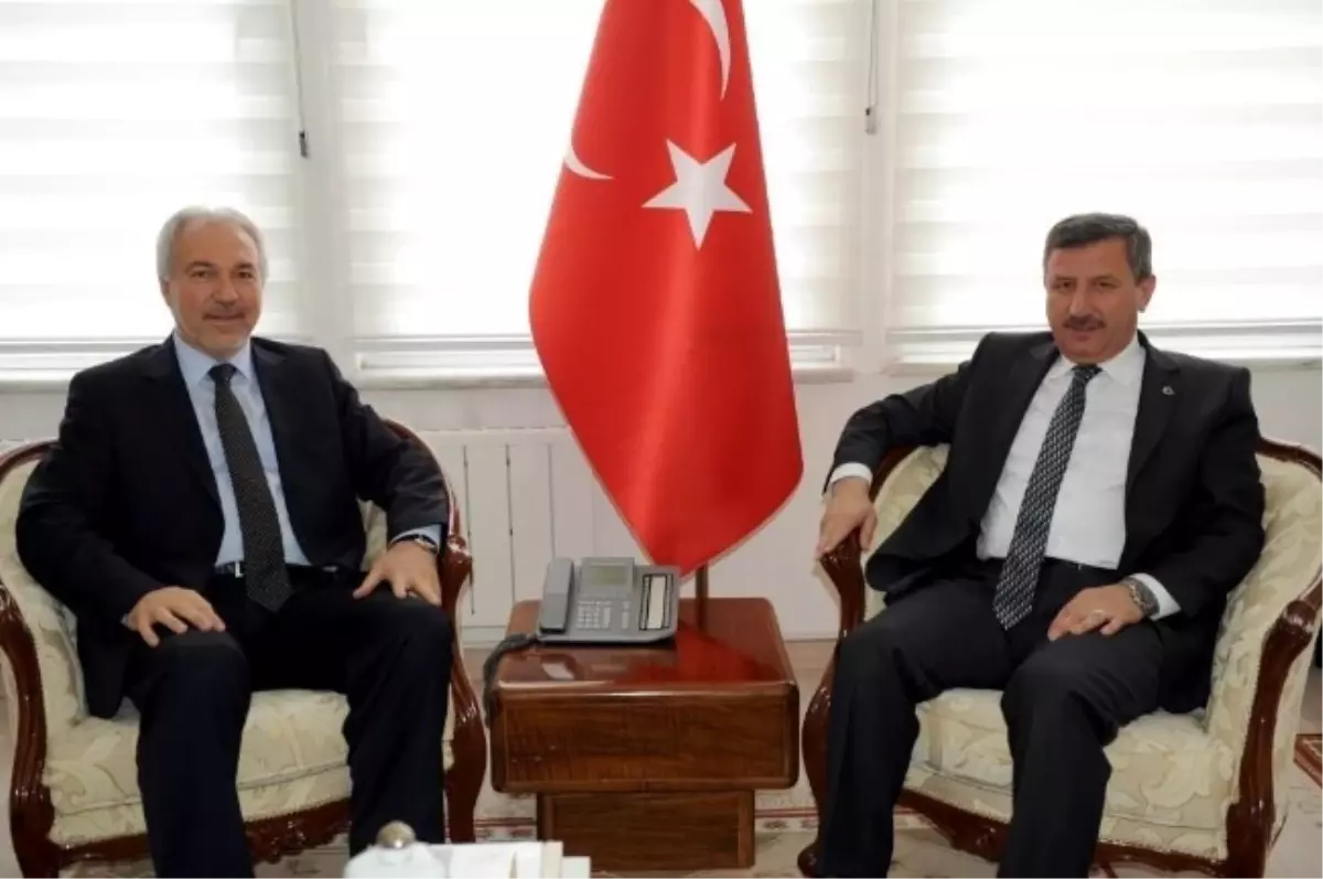 Kamil Saraçoğlu\'ndan Vali Yılmaz\'a İade-İ Ziyaret