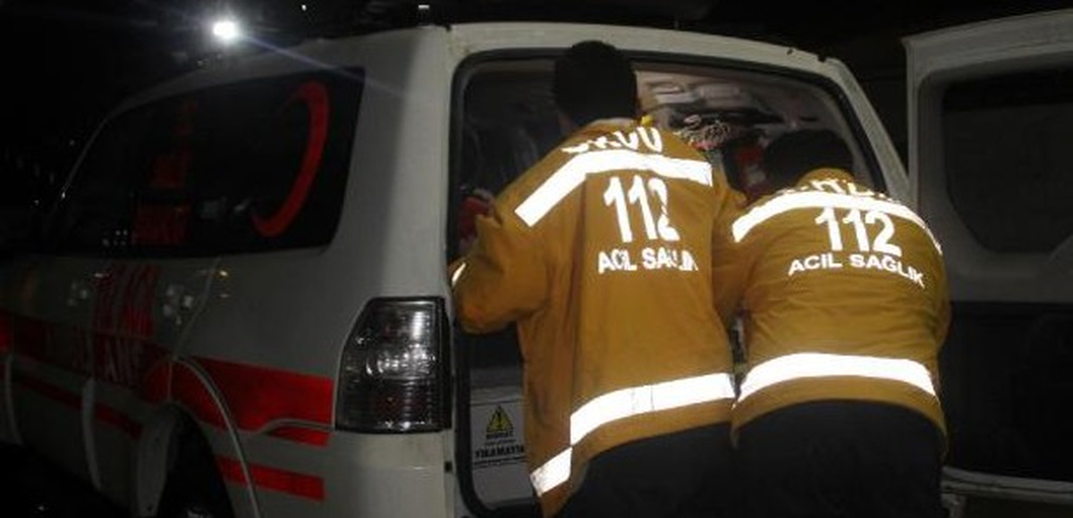 Sırbistan Plakalı Tır Devrildi: 1 Yaralı