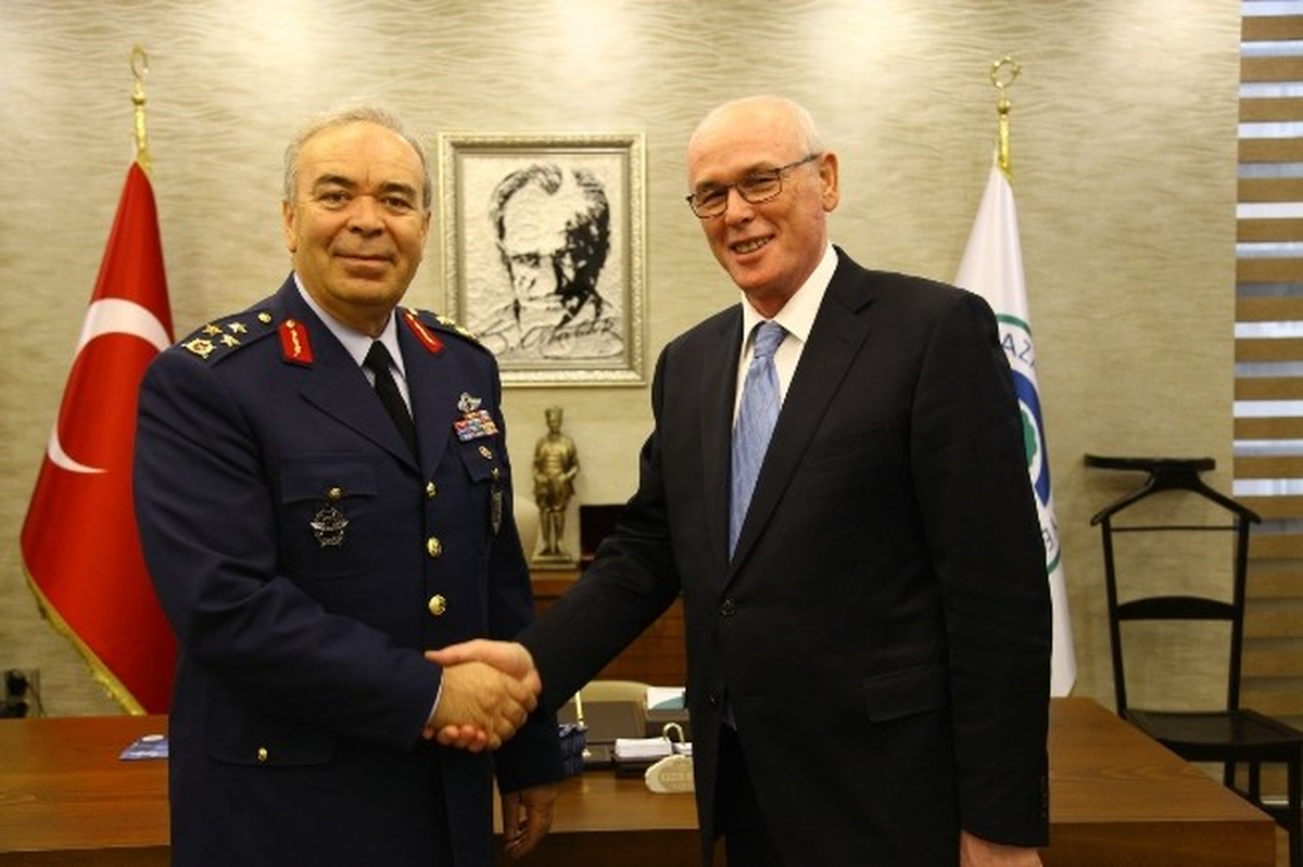 Korgeneral Ünal, Başkan Kurt\'u Ziyaret Etti