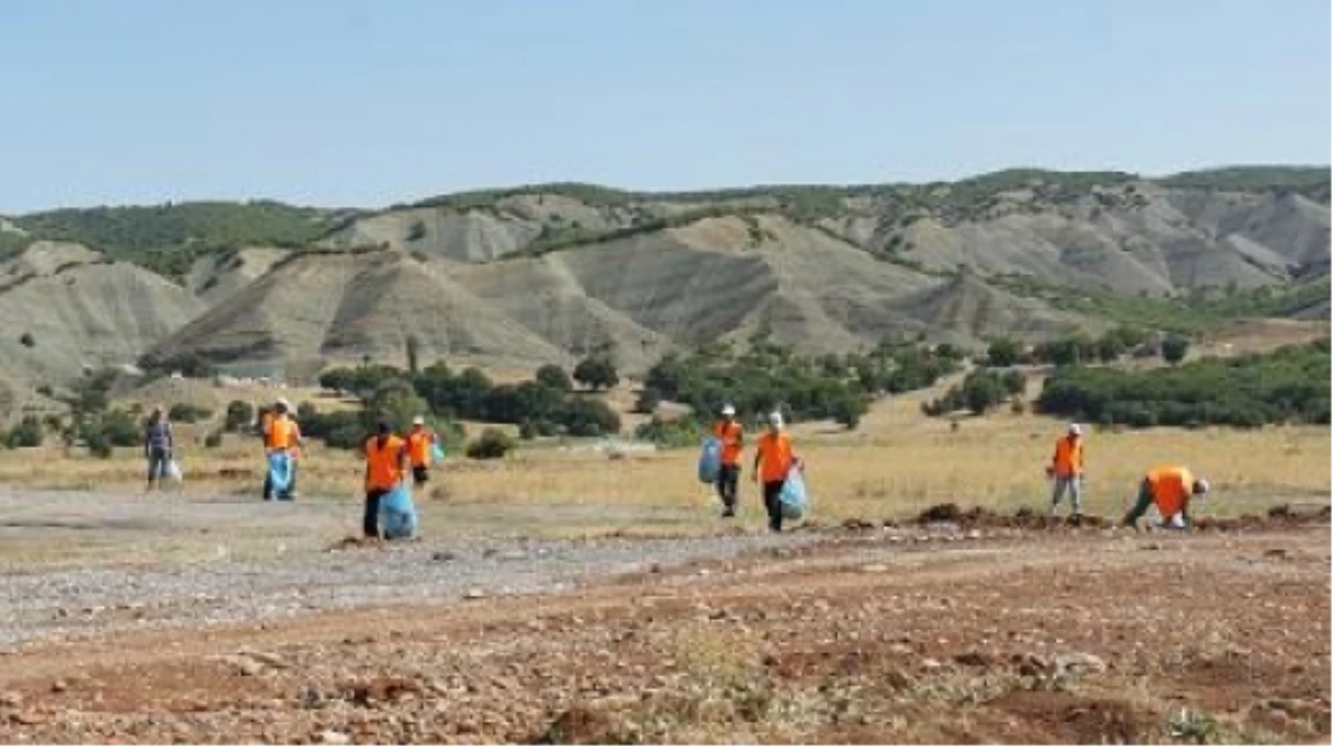 Pülümür Vadisi\'nde Çevre Temizliği