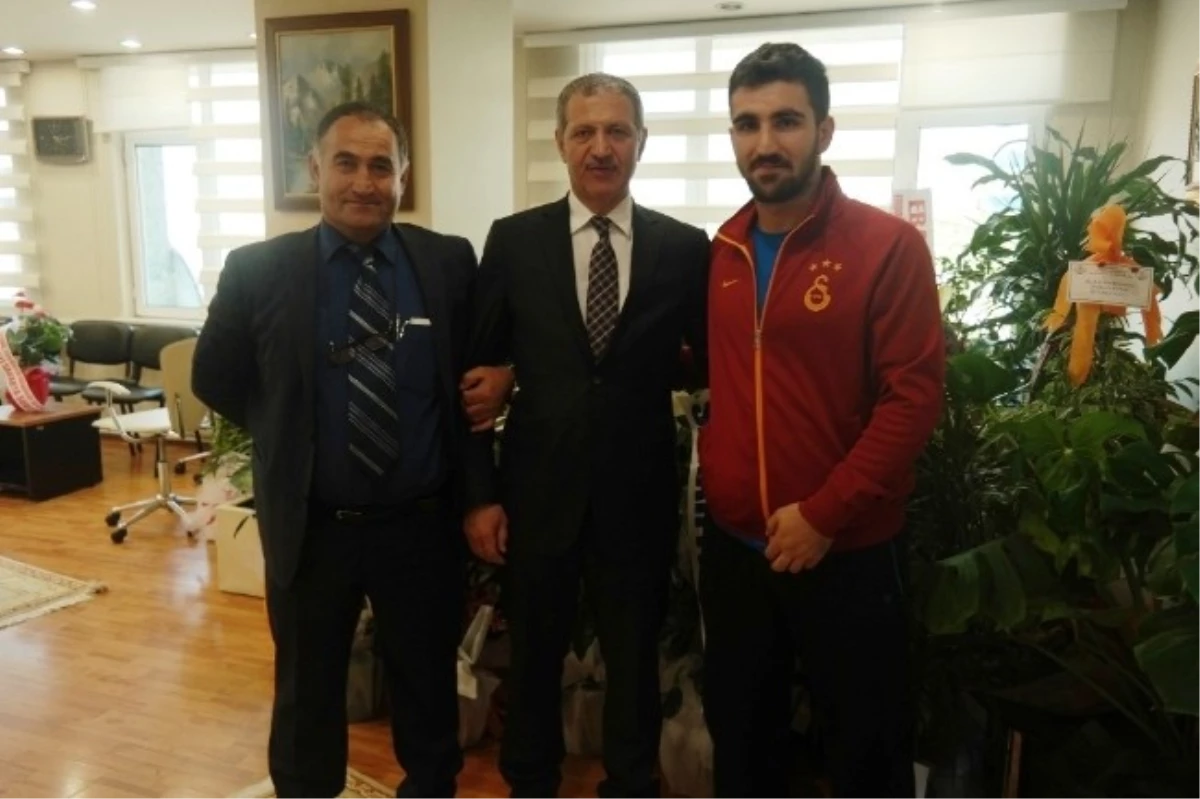 Sakaryalı Judoculardan Başkan Toçoğlu ve Dişli\'ye Tebrik Ziyareti