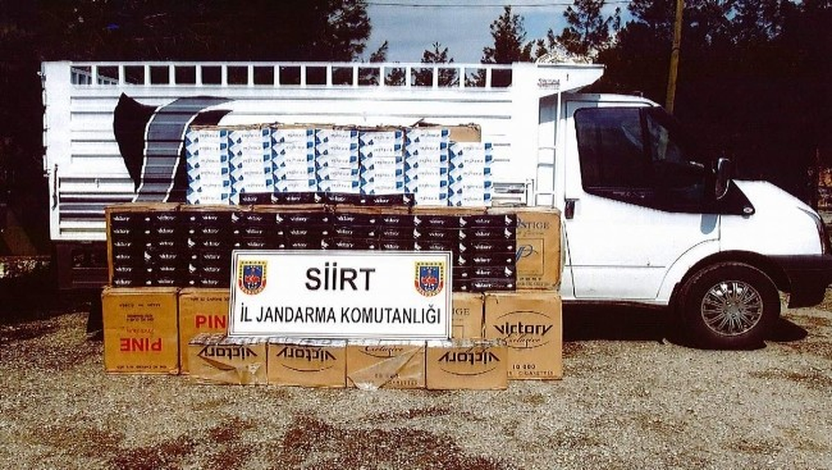 Siirt\'te 83 Bin 900 Paket Kaçak Sigara Ele Geçirildi