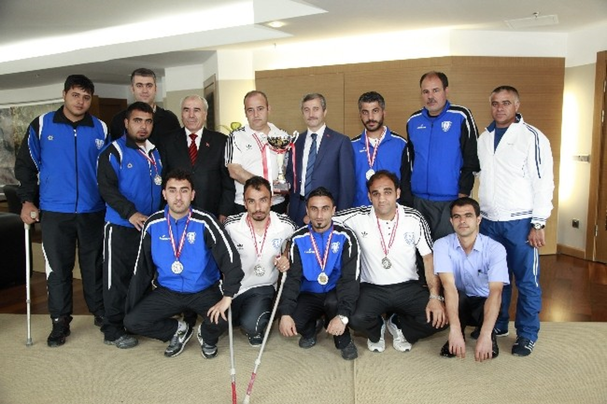Süper Lige Yükselen Ampute Takımından Tahmazoğlu\'na Ziyaret