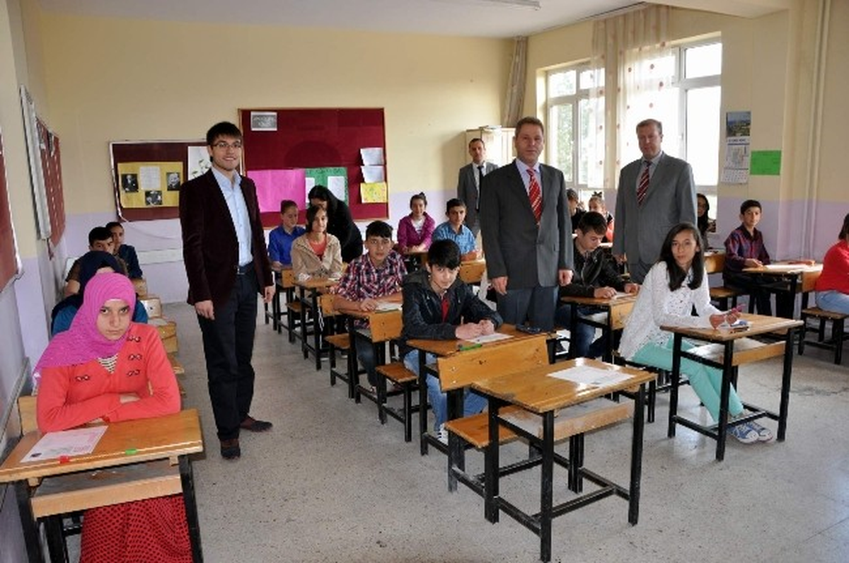 Suşehri\'nde Teog Sınavına 490 Öğrenci Katıldı