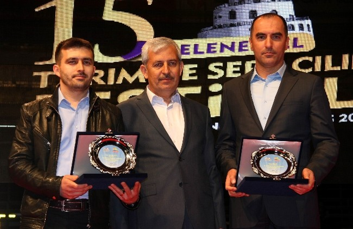Ankaralı Coşkun Kumlucalıları Coşturdu