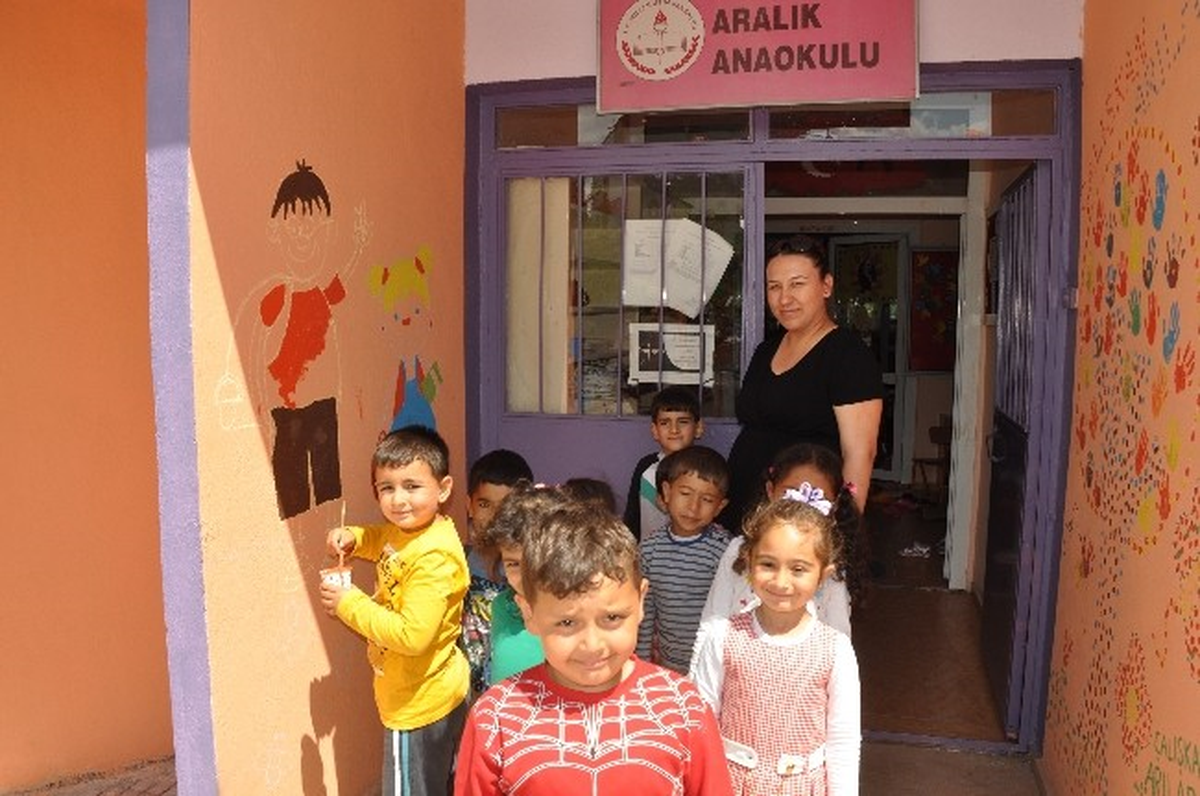 Aralık Anaokulnun Duvarları Rengarenk Oldu