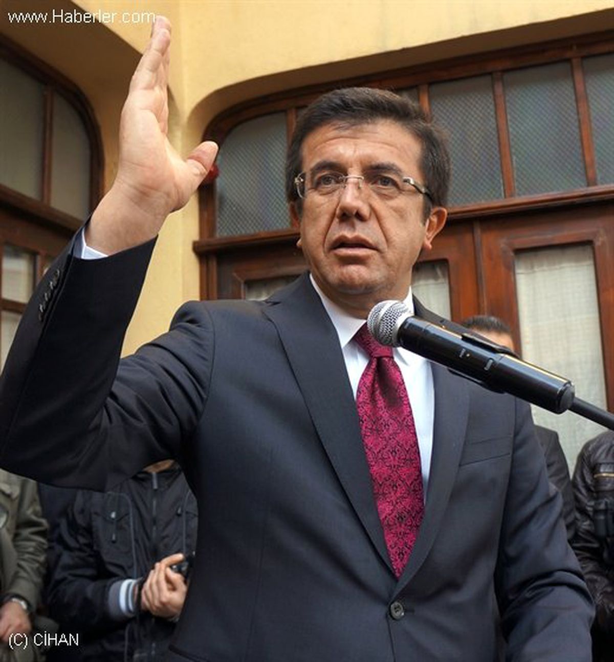 Ekonomi Bakanı Zeybekci Soruları Yanıtladı