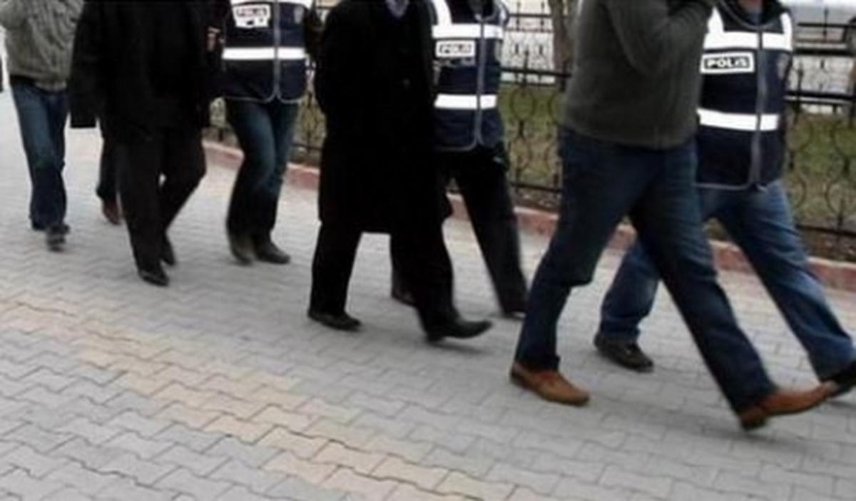 Kuşadası\'nda 33 Kaçak Göçmen Yakalandı