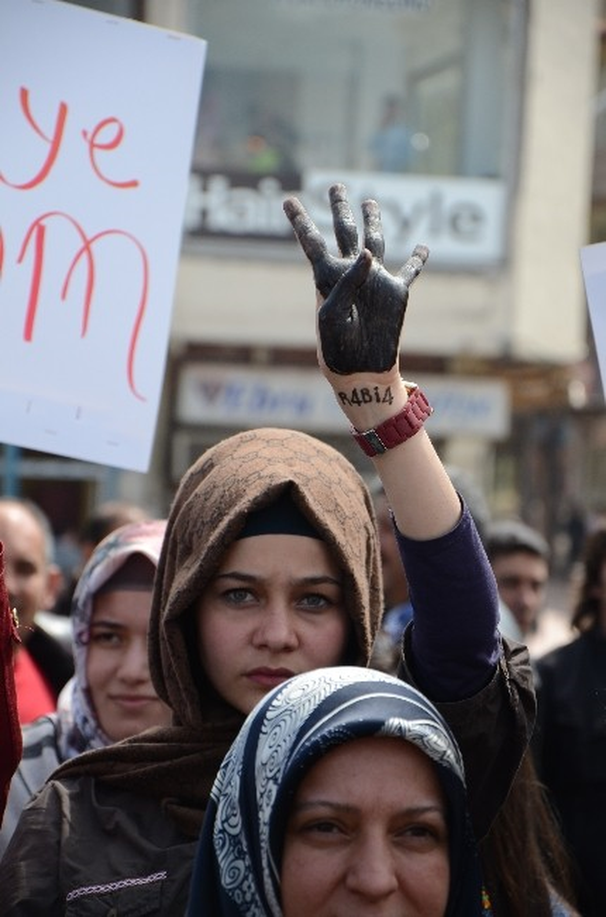 Mısır\'da Darbe Karşıtlarına Verilen İdam Cezaları