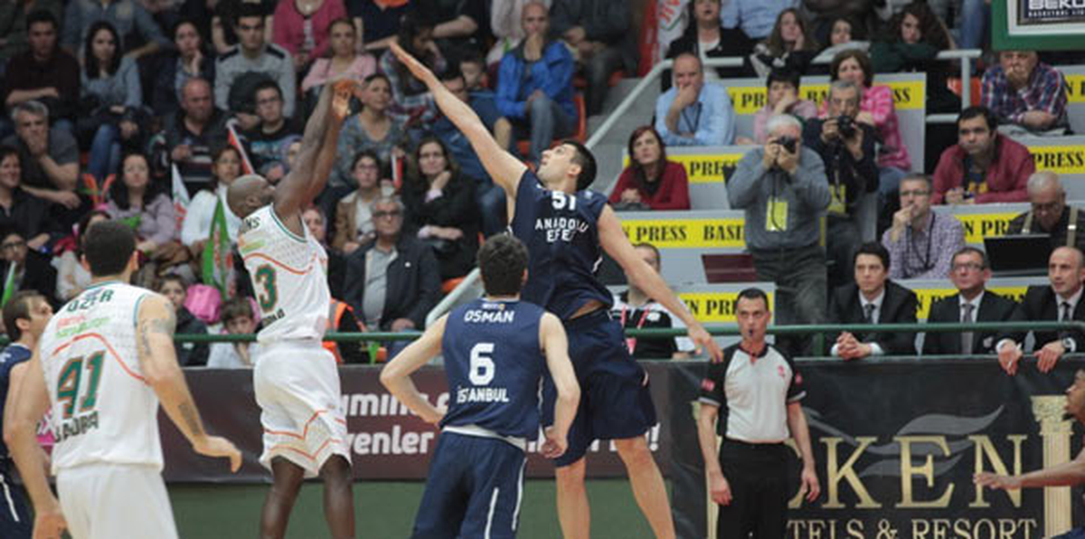 Banvit: 73 Anadolu Efes: 72