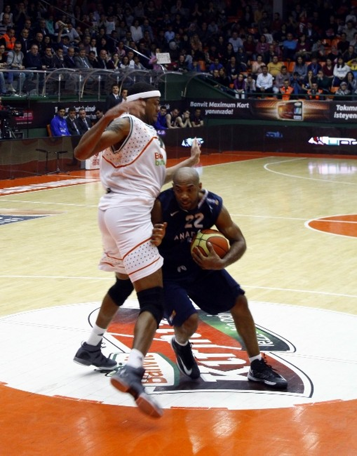 Banvit-Anadolu Efes: 73-72