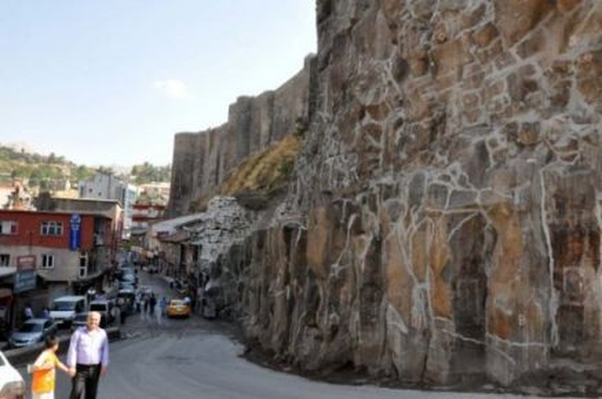 Bitlis\'te Kale Altı İş Yerleri Afet Kapsamından Çıkarıldı