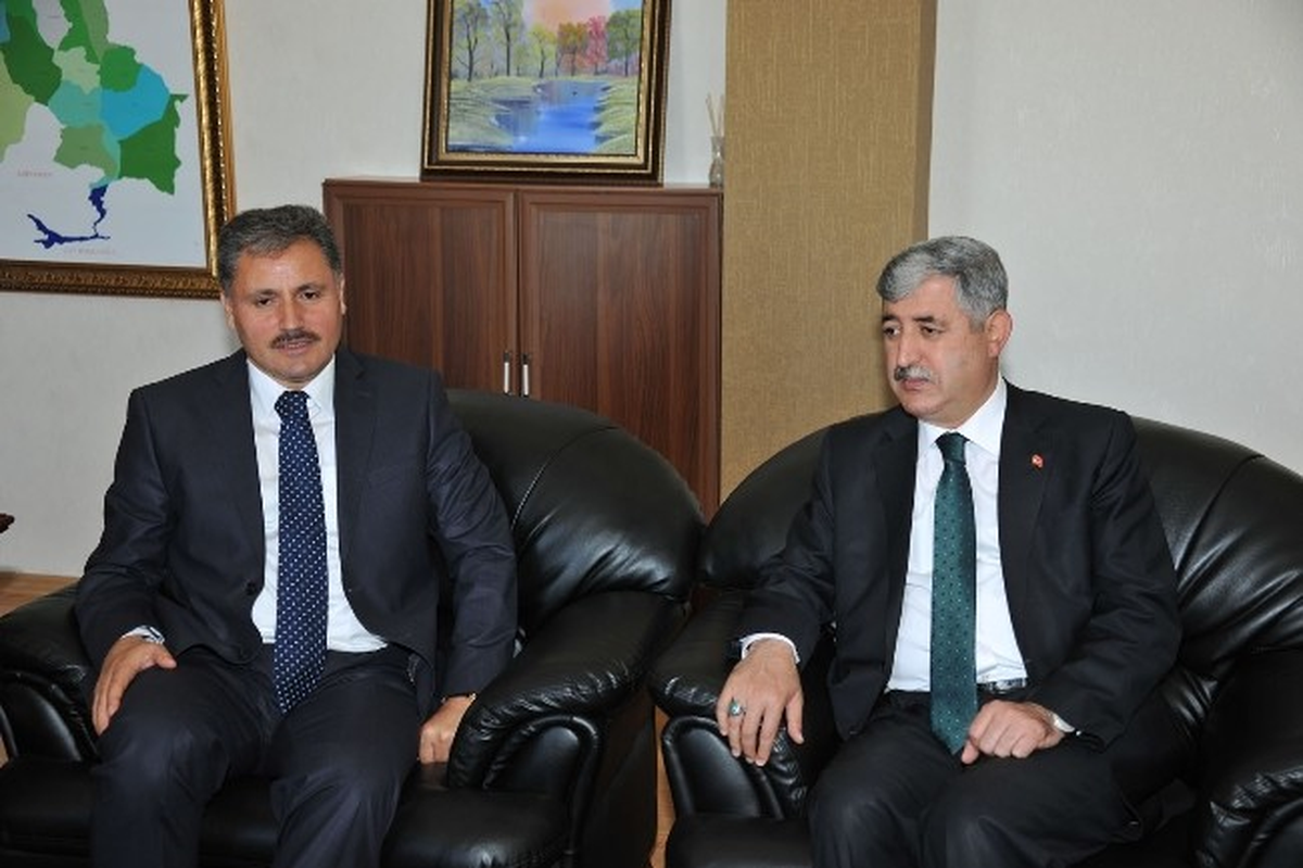 Büyükşehir Belediye Başkanı Çakır, Başkan Polat\'ı Ziyaret Etti