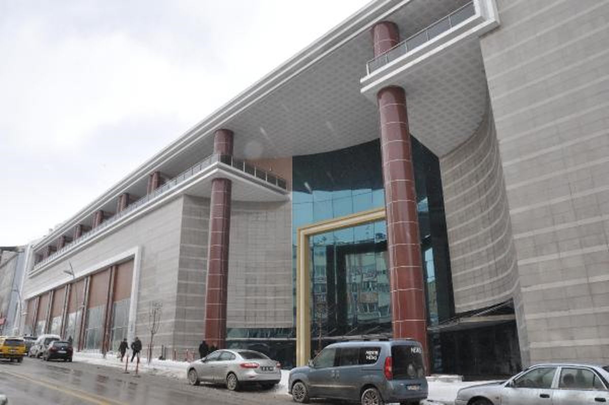 Erzurum\'daki Paleriuam Alışveriş Merkezi Açıldı