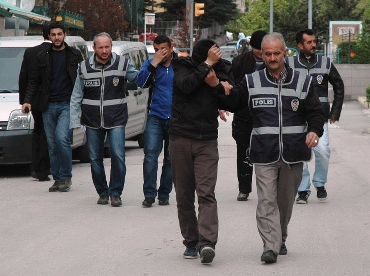 Eskişehir\'de Kablo Hırsızı 3 Kişi Yakalandı
