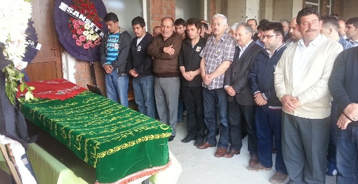 Genç Kız, Sınav Heyecanına Yenik Düştü